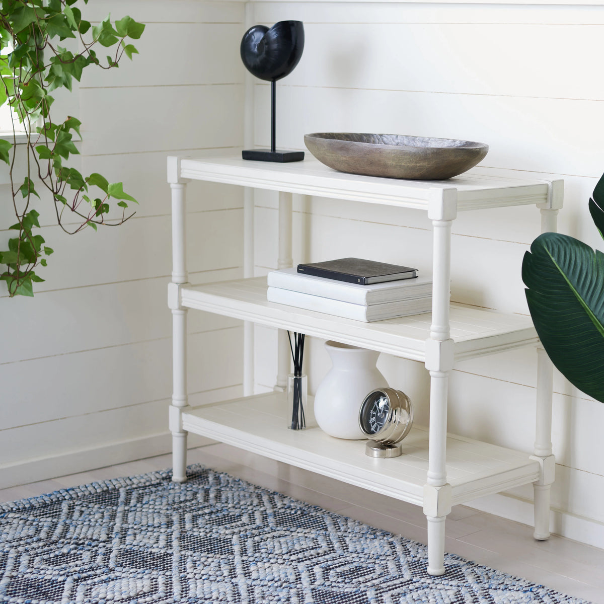 Distressed White Wood Console Table with Shelf Z405